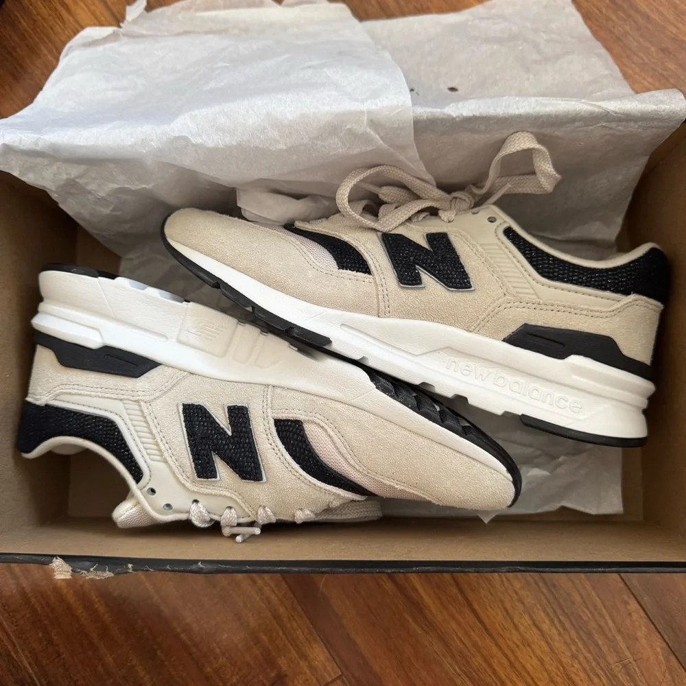 New Balance Beige and Black Women's Sneakers - Picture 3 of 11
